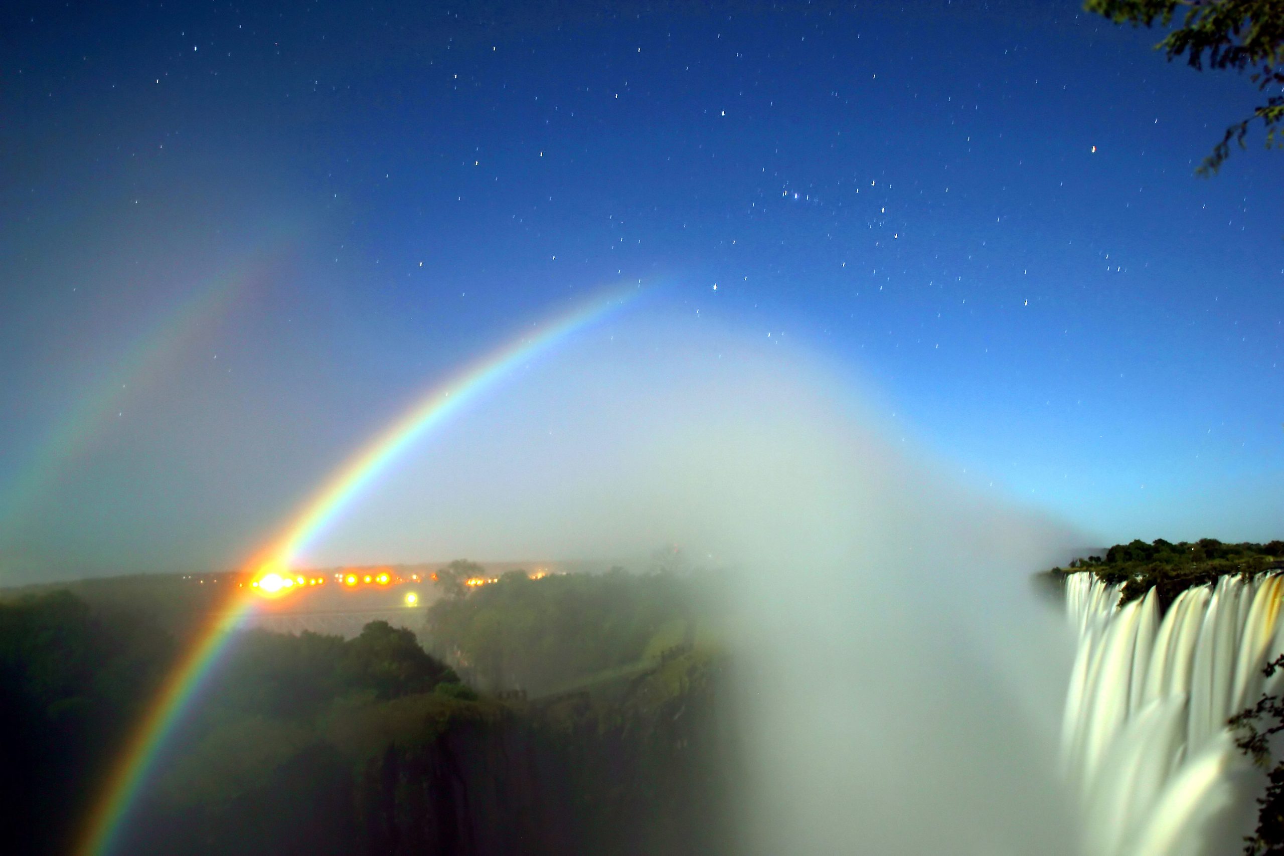 lunar-rainbow-victoria-falls lunar rainbow victoria falls