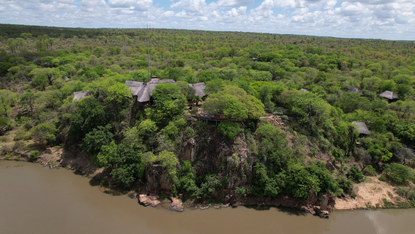 428042811_786974810139951_4131559436137976359_n Chilo Gorge Safari Lodge overlooks the Save River